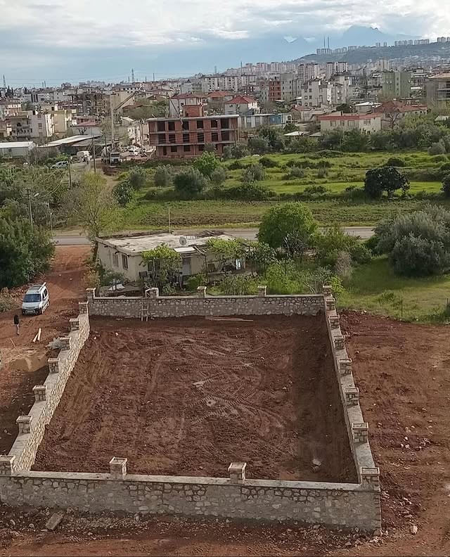 Ta� Duvar 26